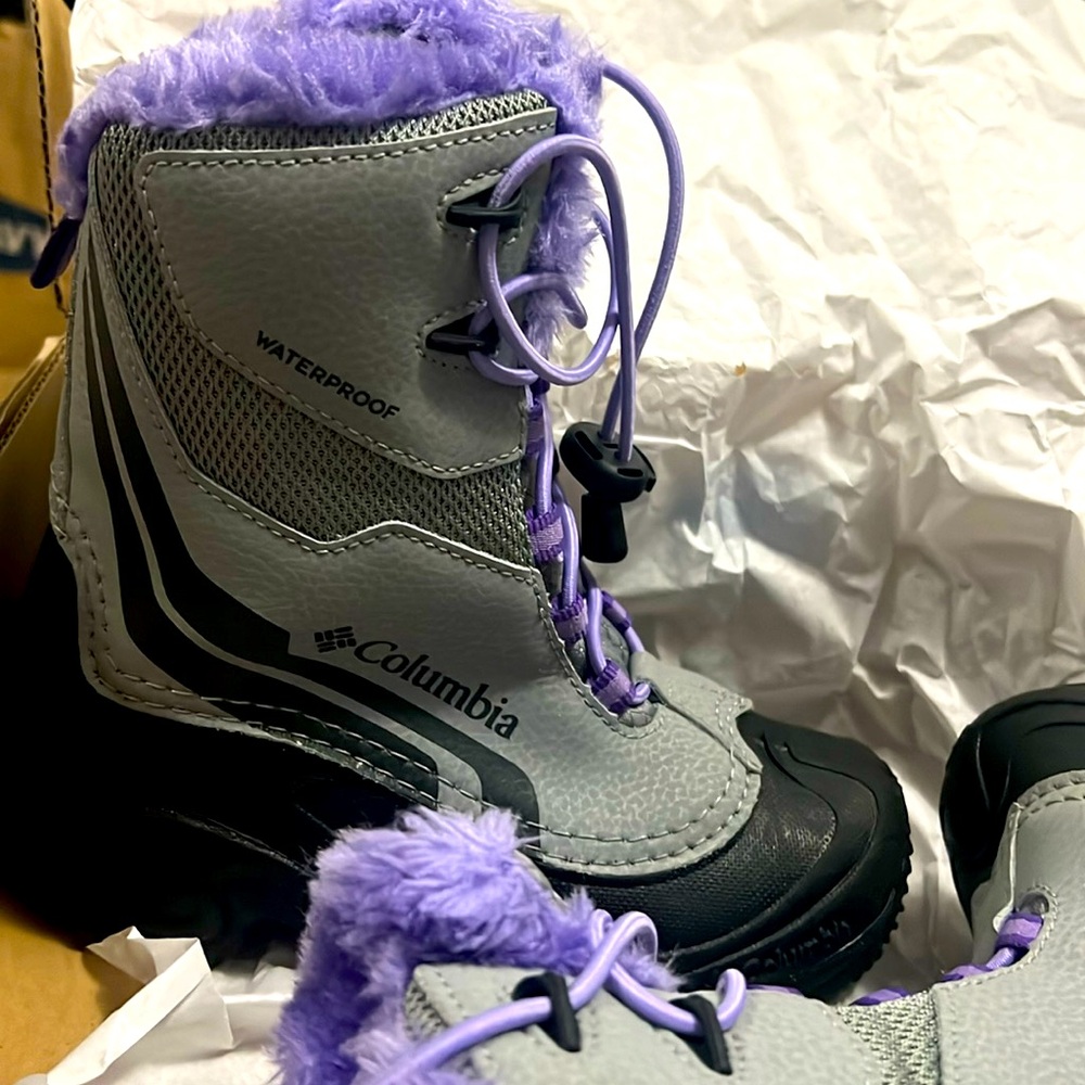 Columbia youth winter boots.